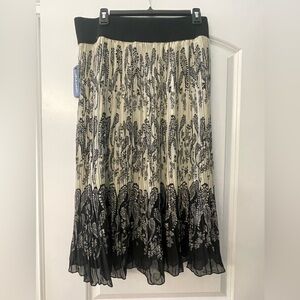 Metrowear XL pleated long skirt, never worn with tags.